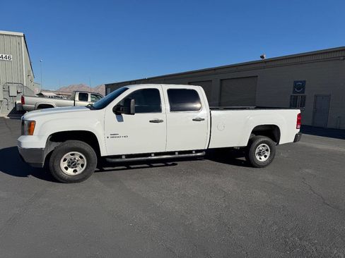 Used 2009 GMC Sierra 3500 SLE w/ Convenience Package image 4