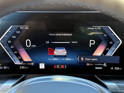 Used 2025 BMW i7 eDrive50 w/ Premium Package image 23