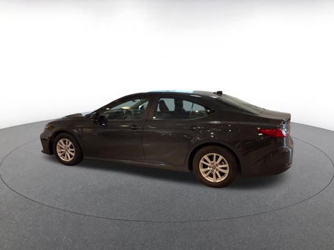 Used 2025 Toyota Camry LE image 10