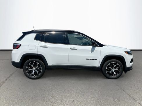 Used 2024 Jeep Compass Limited AWD/4WD image 8