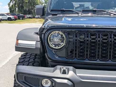 Used 2026 Jeep Wrangler Sport AWD/4WD image 10