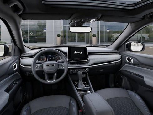 New 2025 Jeep Compass Latitude w/ Sun & Sound Group image 14