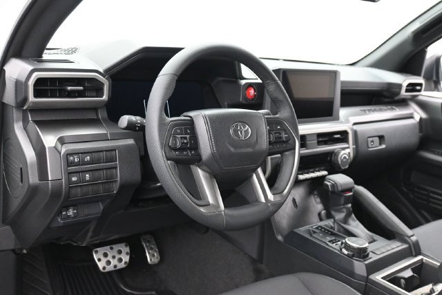 Used 2025 Toyota Tacoma TRD Sport AWD/4WD image 14