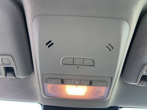 Used 2018 Buick Encore Premium image 31