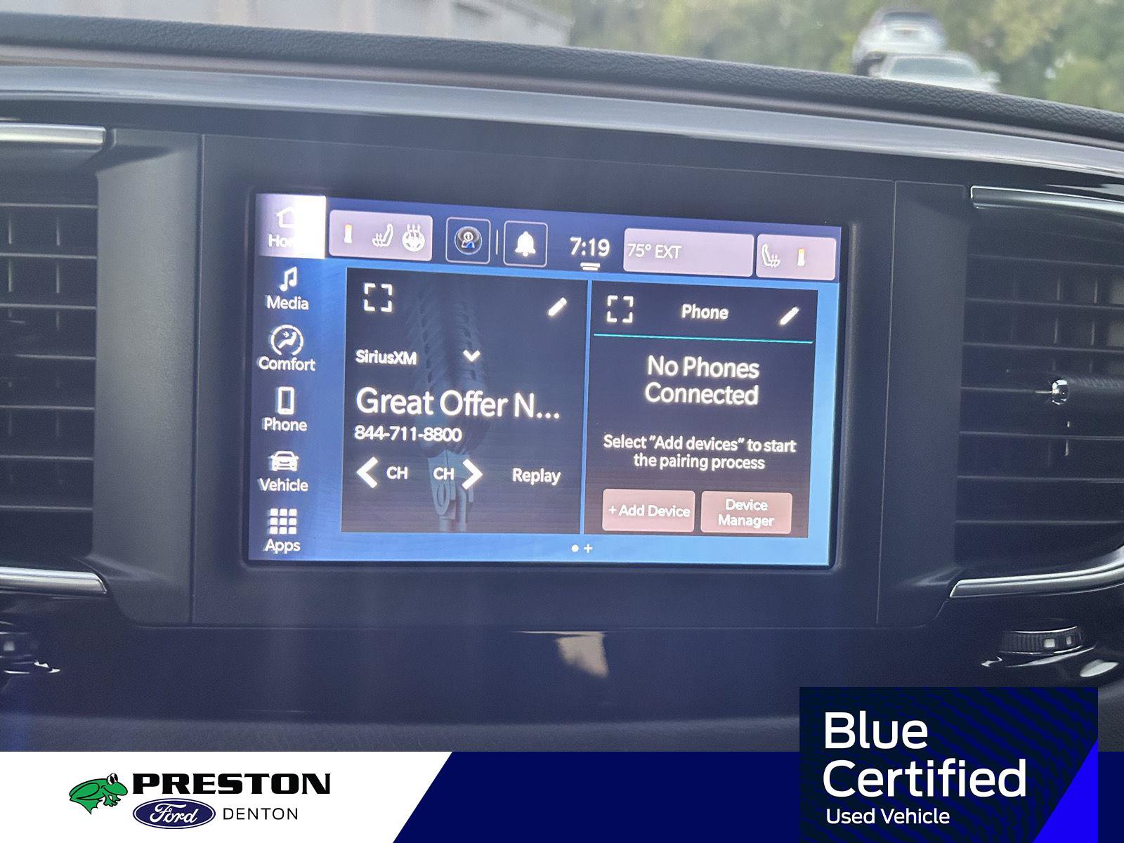 Used 2024 Chrysler Voyager LX FWD image 16