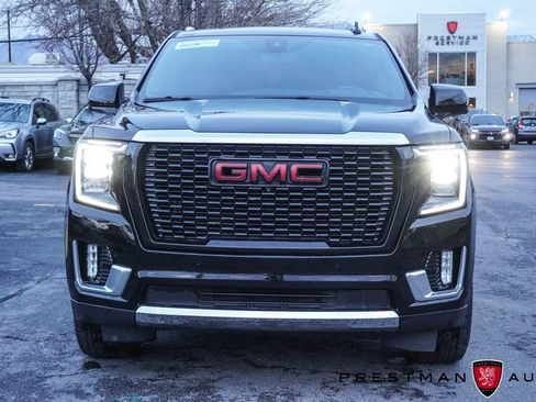 Used 2021 GMC Yukon XL Denali w/ Denali Premium Package image 7