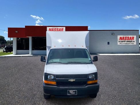 Used 2014 Chevrolet Express 3500 RWD image 2