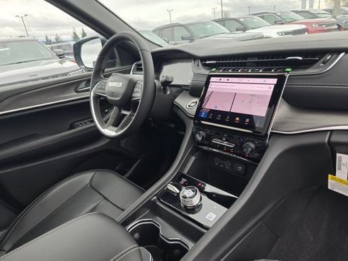 New 2025 Jeep Grand Cherokee Limited AWD/4WD image 9
