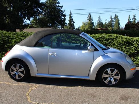 Used 2006 Volkswagen Beetle Convertible w/ Package 1 FWD image 15