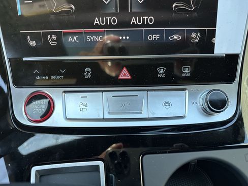 New 2026 Audi SQ8 Prestige AWD/4WD image 11