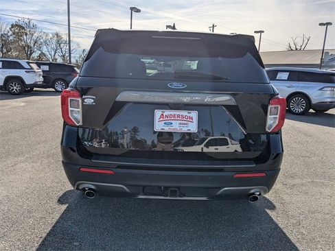 Used 2023 Ford Explorer XLT w/ Equipment Group 202A image 5