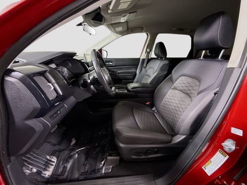 Used 2022 Nissan Pathfinder SV w/ SV Black Package FWD image 22