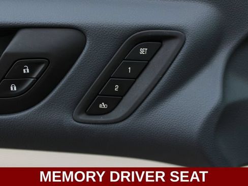 Used 2022 GMC Acadia Denali w/ Denali Technology Package FWD image 4