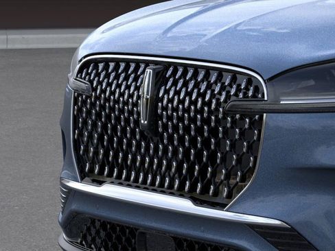 New 2026 Lincoln Aviator AWD image 17