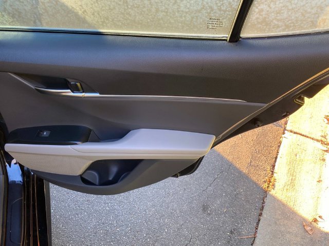 Used 2020 Toyota Camry LE FWD image 33
