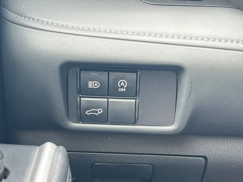 Used 2024 Toyota Highlander XLE image 41