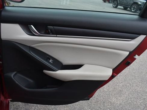Used 2018 Honda Accord LX image 35