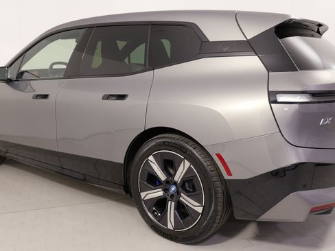 Used 2023 BMW iX xDrive50 w/ Premium Package image 14