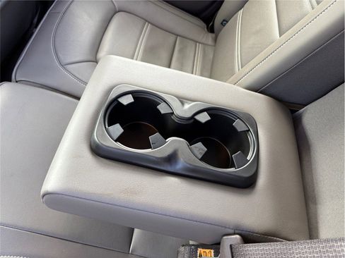 Used 2022 GMC Canyon Denali image 38