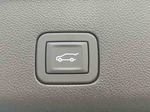 New 2026 Chevrolet Suburban High Country image 38