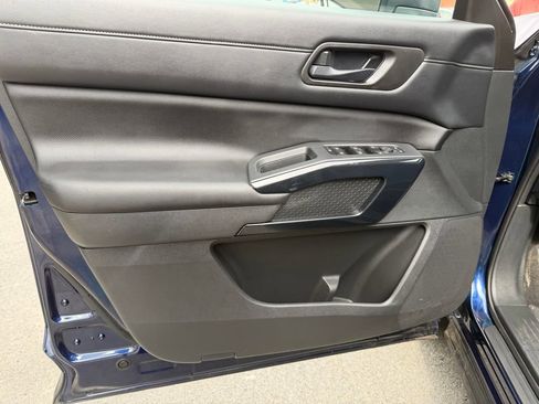Used 2024 Nissan Pathfinder SV AWD/4WD image 14