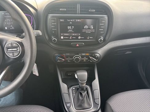 Certified 2024 Kia Soul LX w/ Option Group 015 image 10
