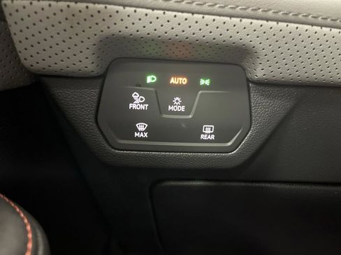 Used 2024 Volkswagen Atlas Peak Edition SEL image 25