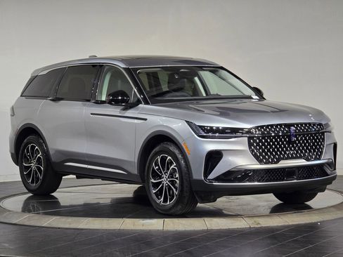 New 2025 Lincoln Nautilus Premier w/ Equipment Group 102A image 2