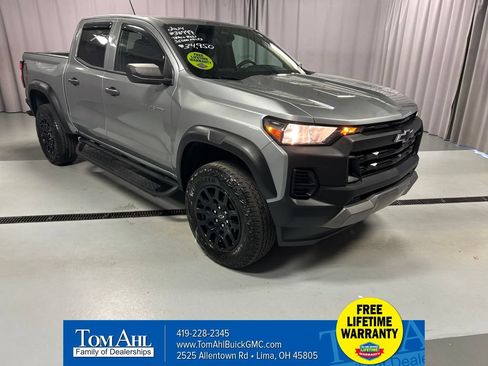 Used 2024 Chevrolet Colorado Trail Boss w/ Advanced Trailering Package AWD/4WD image 1