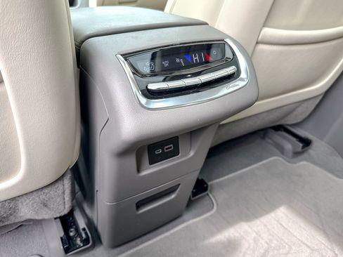 Certified 2022 Cadillac XT6 Premium Luxury AWD/4WD image 37