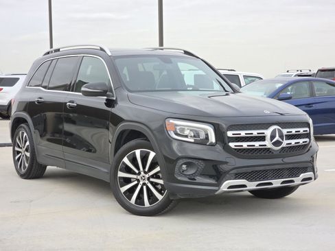 Used 2021 Mercedes-Benz GLB 250 image 1
