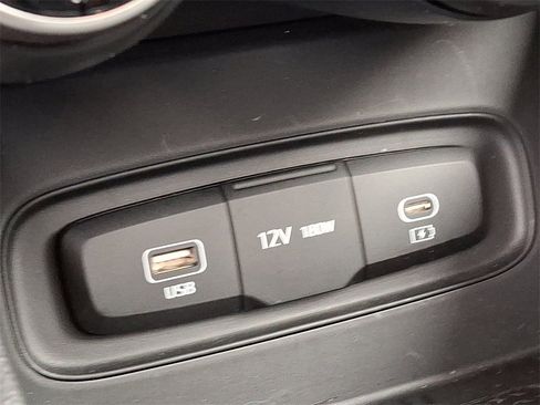 Used 2023 Hyundai Venue SEL w/ Cargo Package image 25