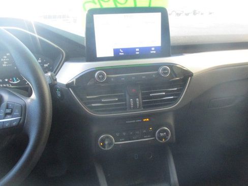 Used 2020 Ford Escape SE image 21