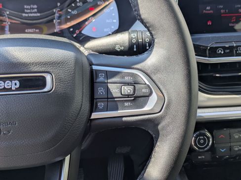 Used 2025 Jeep Compass Limited AWD/4WD image 21