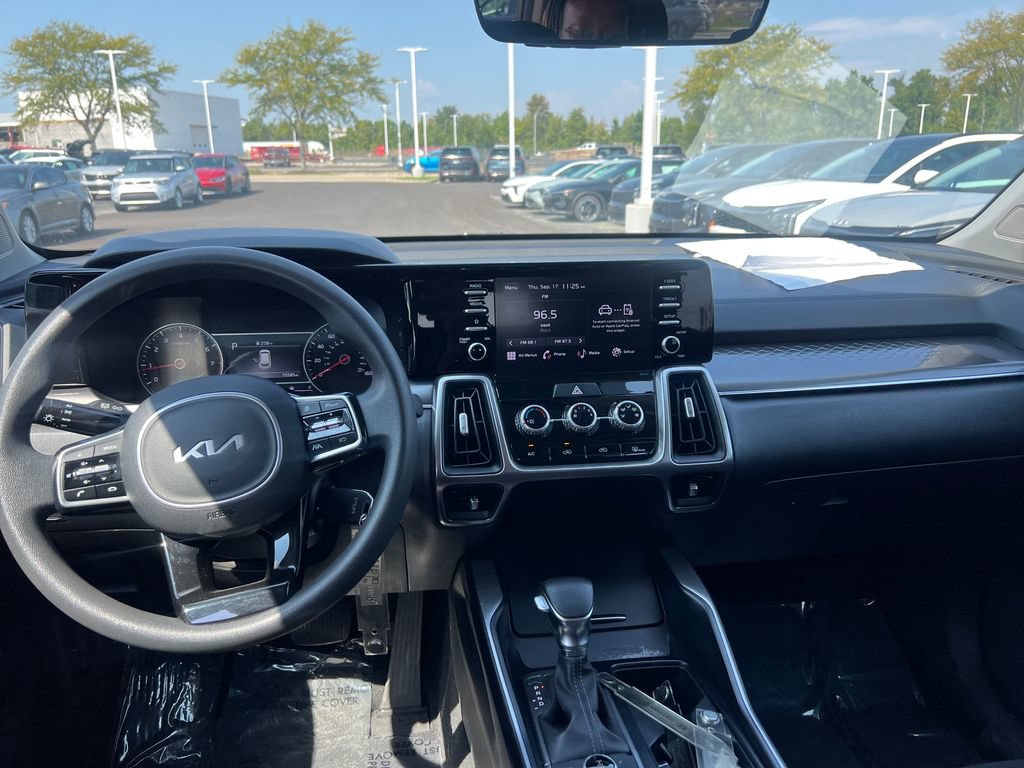 Certified 2023 Kia Sorento LX AWD/4WD image 12