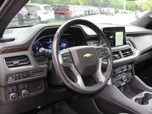 Used 2023 Chevrolet Suburban Premier AWD/4WD image 22