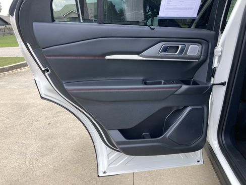 Used 2025 Ford Explorer ST AWD/4WD image 21