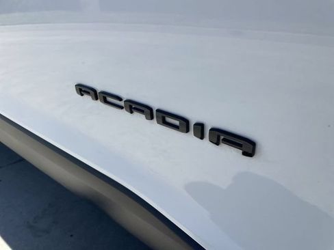 Used 2023 GMC Acadia SLE w/ Driver Convenience Package FWD image 31