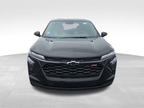 Used 2024 Chevrolet Trax RS w/ Driver Confidence Package FWD image 11