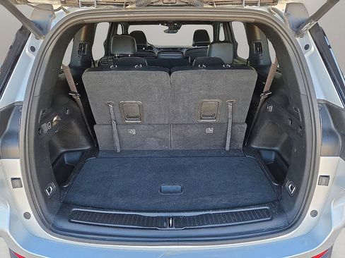 Used 2024 Jeep Grand Cherokee L Laredo image 14