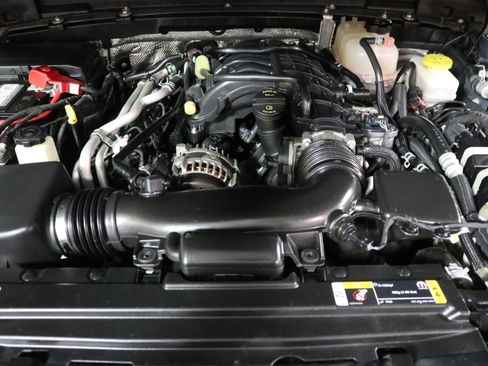 Used 2024 Jeep Wrangler Unlimited Rubicon AWD/4WD image 14