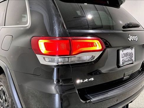 Used 2020 Jeep Grand Cherokee Laredo AWD/4WD image 47