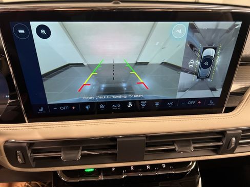 Used 2026 Lincoln Corsair Premiere image 13