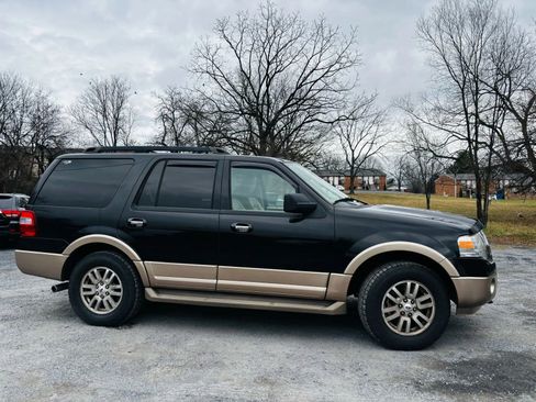 Used 2013 Ford Expedition XLT image 13