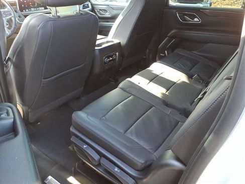 Used 2022 Chevrolet Suburban Z71 w/ Luxury Package image 33