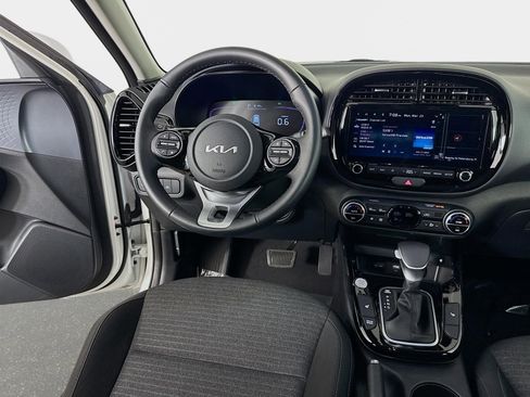Certified 2025 Kia Soul EX image 24