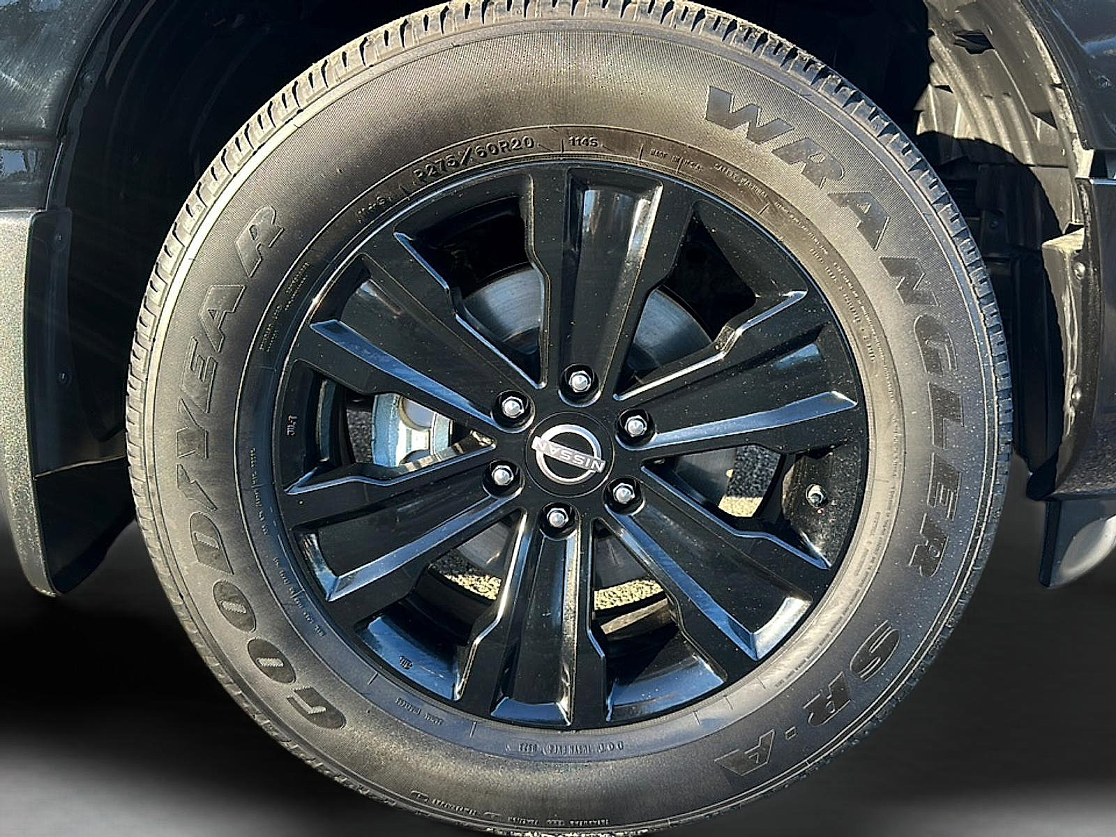 Used 2023 Nissan Titan SV w/ SV Convenience Package AWD/4WD image 9