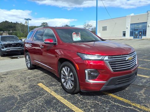Used 2023 Chevrolet Traverse Premier image 1