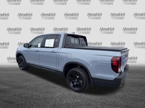 Certified 2025 Honda Ridgeline Black Edition image 8
