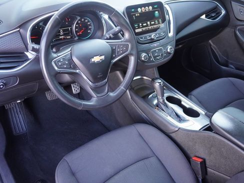 Used 2016 Chevrolet Malibu LT image 9